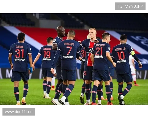 巴黎圣日耳曼巨星扎堆却表现波动，团队重建问题逐步反映在战绩中