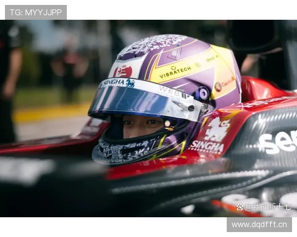 周冠宇开F1回家顺路接娃？这通勤方式也太离谱了