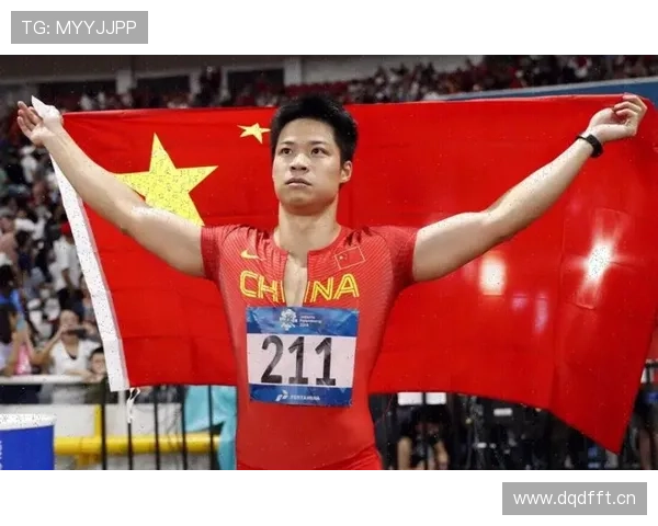 苏炳添赛后摘表那一刻,我突然想把工资藏起来 苏炳添赛后摘表那一刻,我突然想把工资藏起来